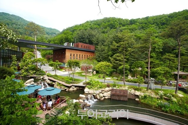 녹음이 우거진 화담숲 입구 ⓒ곤지암리조트