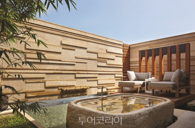 트리트먼트 룸 야외 스파 리셉션 공간