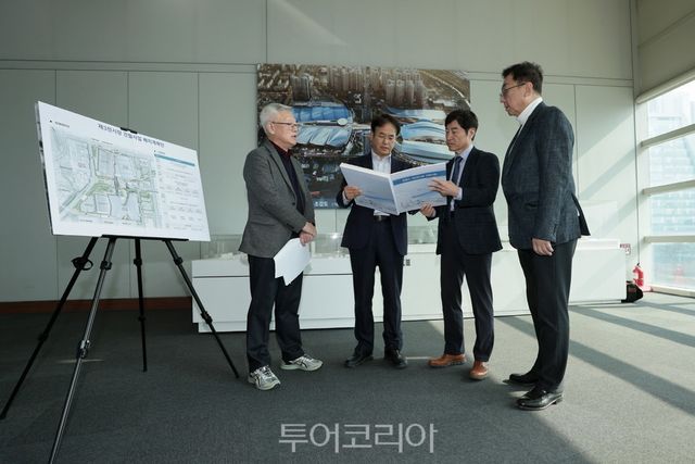 킨텍스 현장 점검 중인 이동환 고양특례시장