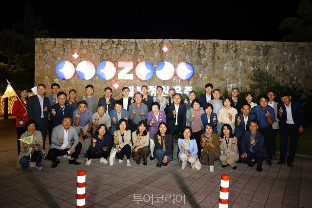 김경희 시장이 지난 24일 야간시티투어를 직접 체험했다. /사진-이천시