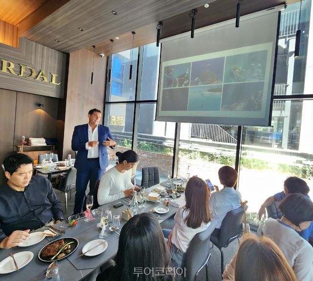 아바니 플러스 파레스 총지배인