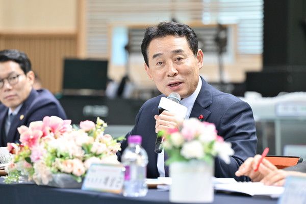 백영현 포천시장 화현면 주민과의 소통간담회 진행 모습(사진제공=포천시청)