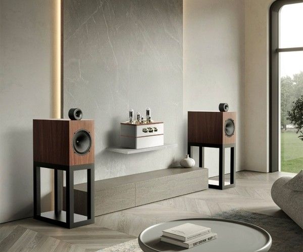 하이엔드 오디오 라인업. 211 진공관 앰프와 Z84 스피커