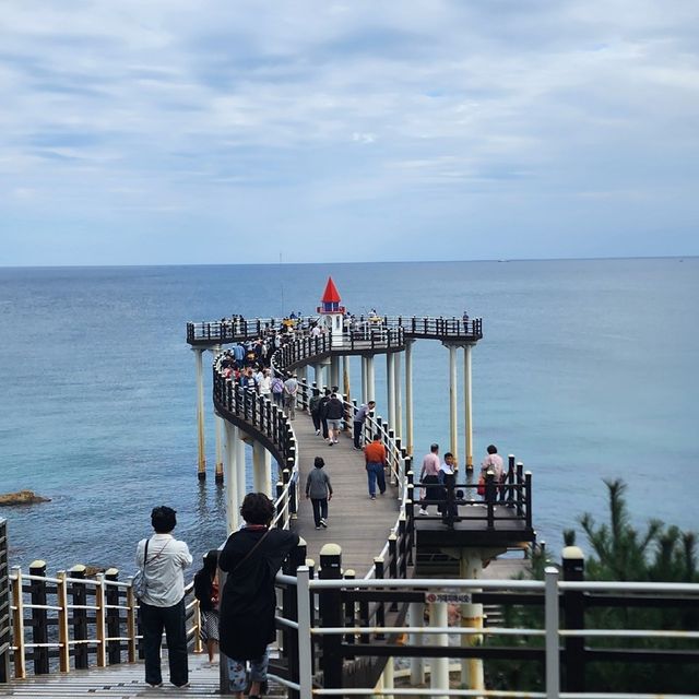 많은 관광객들이 찾고 있는 이가리 닻전망대.[사진=포항시]
