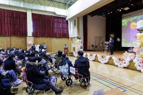 박강수 마포구청장 한국우진학교 졸업식 참석 인사말 모습(사진제공=마포구청)