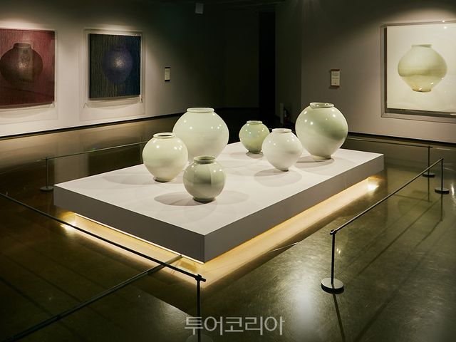 알럭스(R.LUX)가 서울미술관과 협업해 전시전을 선보인다/사진-쿠팡