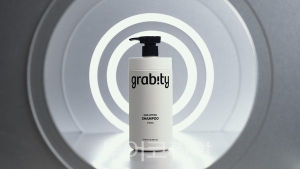 폴리페놀팩토리&nbsp;‘그래비티 헤어 리프팅 샴푸 스트롱’/&nbsp;사진-폴리페놀팩토리&nbsp;