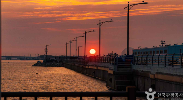 오이도 빨간등대: 이미지 출처 - 한국관광공사