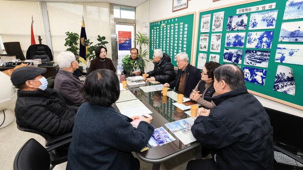 신계용 과천시장 보훈단체 방문 모습(사진제공=과천시청)