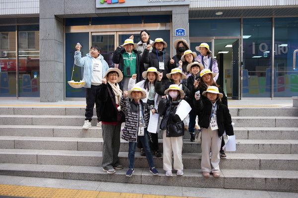 꼬마 해설사. /사진-진도군