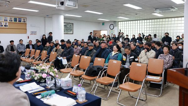 한국농어촌공사 진도지사는 최근 농지이양 은퇴직불사업 홍보를 추진했다. /사진-한국농어촌공사 진도지사