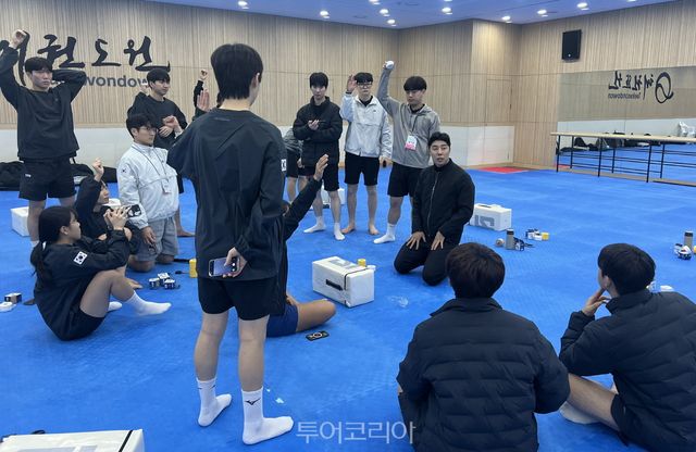 태권도 봉사단 스포츠테이핑 실습/사진-태권도진흥재단