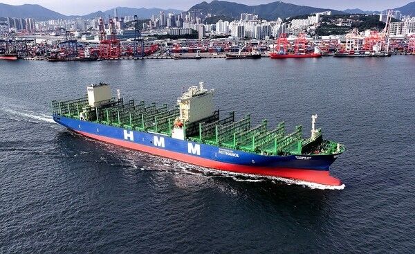 친환경컨테이너선/사진제공=HJ중공업.