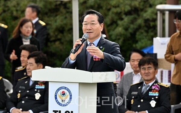 유정복 인천광역시장이 19일 드림파크 주민체육공원에서 열린 '인천광역시 자율방범연합회 제9회 직무경진대회'에서 축사를 하고 있다.