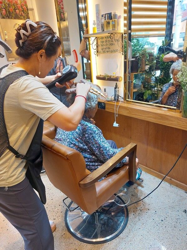 천부미용실 재능기부 활동 모습(사진제공=울릉군청)