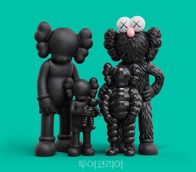 KAWS_FAMILY RM_BTS /사진-샌프란시스코관과엉