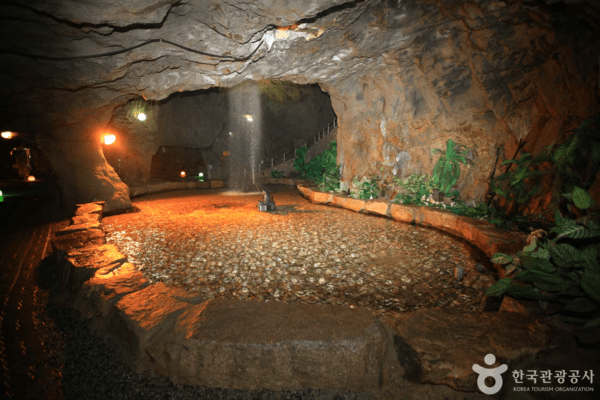 자수정동굴나라 /사진제공-한국관광공사