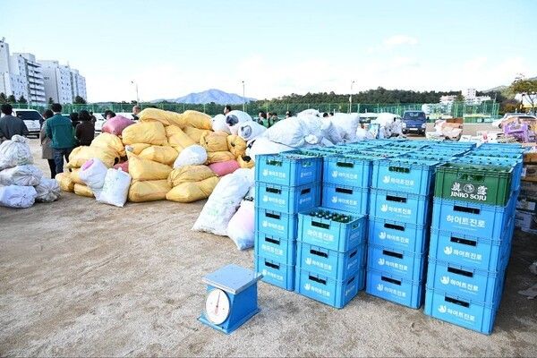 새마을운동 3R 숨은자원 모으기 현장 모습(사진제공=박형덕페이스북)