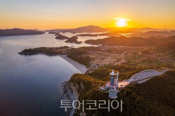 남열 해안경관과 해수욕장 전경. /사진-고흥군