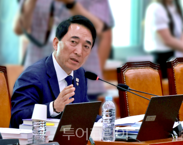 국감 질의하는 박수현 의원