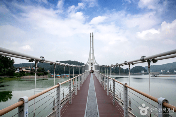 예당호 출렁다리 /사진제공-한국관광공사