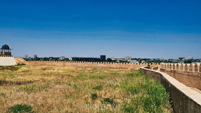 심켄트 ⓒ Etienne Dayer on Unsplash.jpg" "사진03_알마티 빅 알마티 호수 ⓒ Polina Skaia on Unsplash.jpg" "사진02_사마르칸트 레기스탄 광장 ⓒ Hans-Jürgen Weinhardt on Unsplash.jpg" "사진01_타슈켄트 하자티 이맘 광장 ⓒ Dmitriy Efimov on Unsplash.jpg"