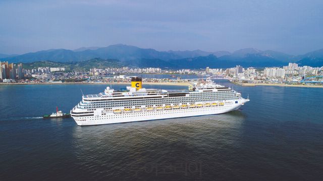 속초항 입항하는 코스타세레나호/사진=속초시