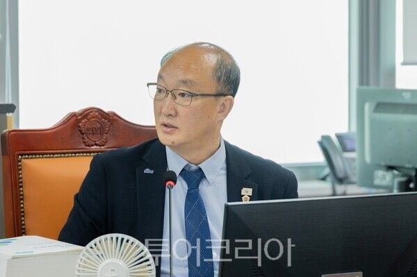 김동영 부위원장