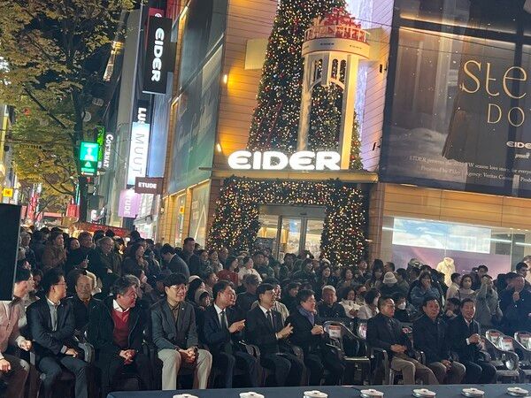 알리페이코리아·피피엘네트웍스, ‘2025 명동 빛 축제’ 점등식. (사진=알리페이코리아·피피엘네트웍스)