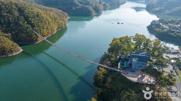 옥순봉 출렁다리 /사진제공-한국관광공사