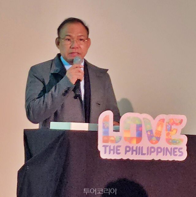 얼윈 발라네(Dr. Erwin F. Balane) 필리핀관광부 한국 지사장이 팝업 오프닝 행사에서 환영사를 하고 있다.&nbsp;