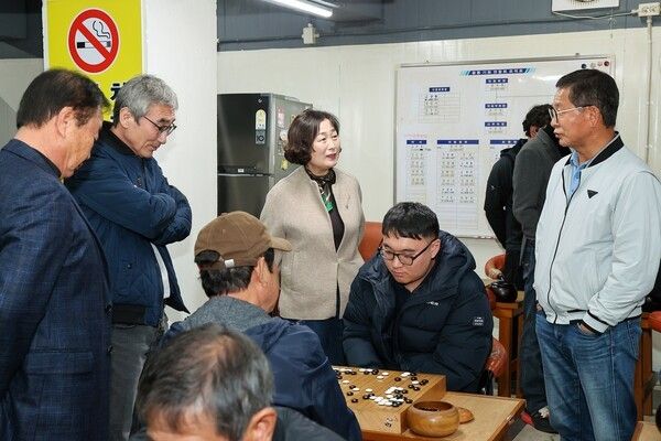 울릉군의회 한종인 부의장 제20회 울릉군수배 바둑대회 참석 모습(사진제공=울릉군의회)