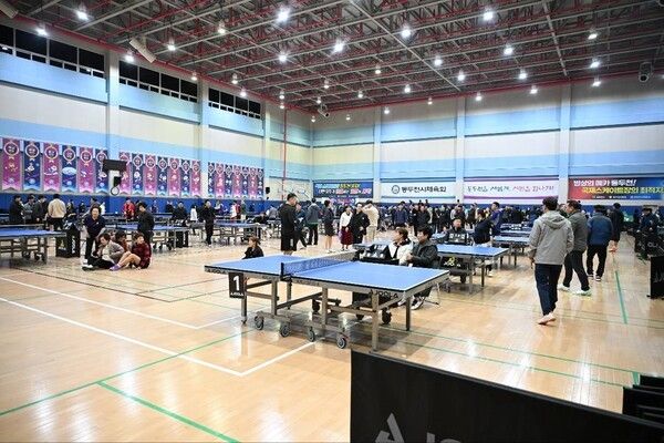제28회 동두천시장배 생활체육 탁구대회 모습(사진제공=박형덕페이스북)