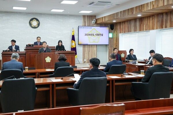 남한권 울릉군수 시정연설 모습(사진제공=울릉군의회)