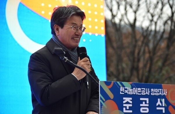 ▲김돈곤 청양군수의 축사 모습. /사진-청양군 기자협회