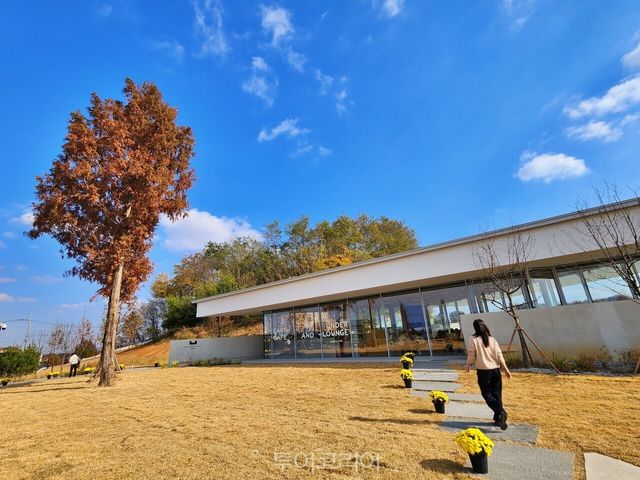 황등석산 제1전망대 외부 풍경