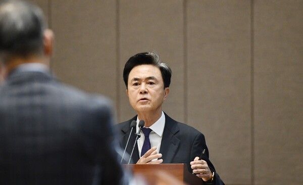 ▲김태흠 충남지사가 25일 도의회 제362회 정례회 제2차 도정 및 교육행정 질문을 통해, 천안아산 대규모 복합 돔구장 건립 필요성과 추진 의지를 재차 강조하고 있다. /사진-충남도