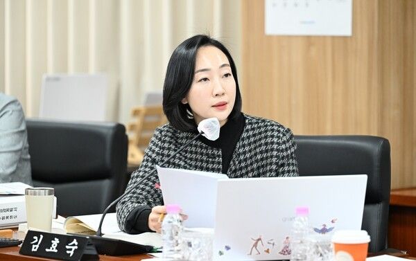 ▲질의 중인 김효숙(나성동, 더불어민주당) 세종시의원. /사진-세종시의회