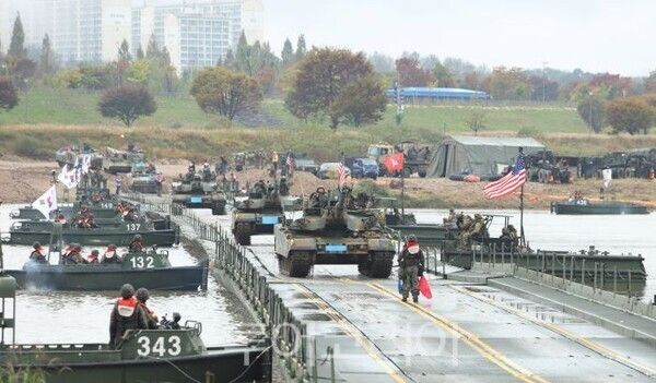 기계화부대 실기동훈련/투어코리아뉴스 김경남 기자