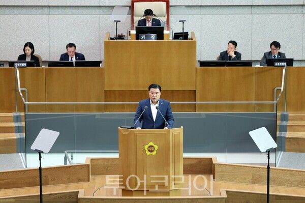 경기도 의회에서 발언하는&nbsp; 이한국 의원