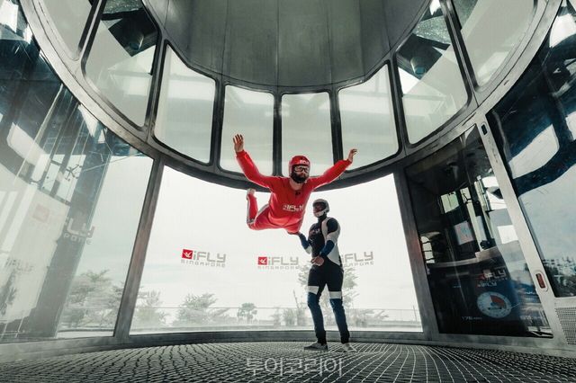 센토사 아이플라이를 방문한 배우 데이비드 코런스웻.사진-싱가포르관광청