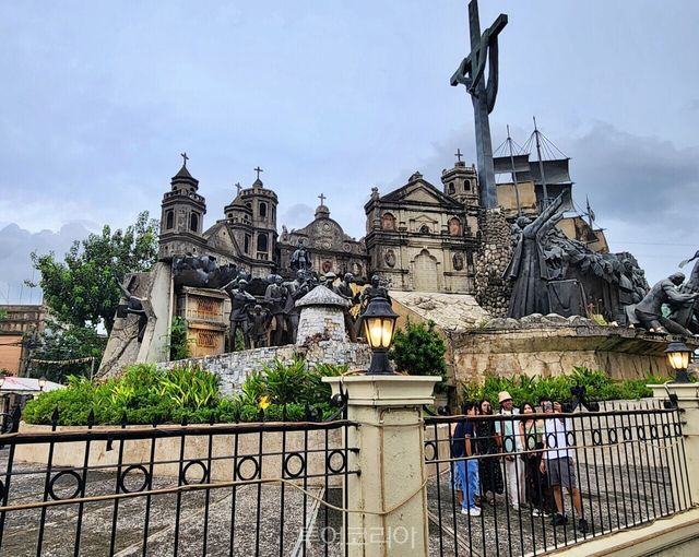 리안 지구에 있는&nbsp;'세부 헤리티지 모먼트(Cebu Heritage Monument)' 조형물/ 사진-투어코리아