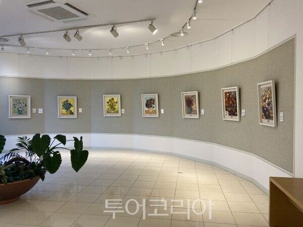 화정도서관에서 만나는 고양작가(박철) 전시/투어코리아뉴스 김경남 기자