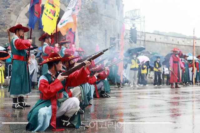 경기도 대표 역사문화콘텐츠인 '정조대왕 능행차 공동 재현' 행사/사진=경기도