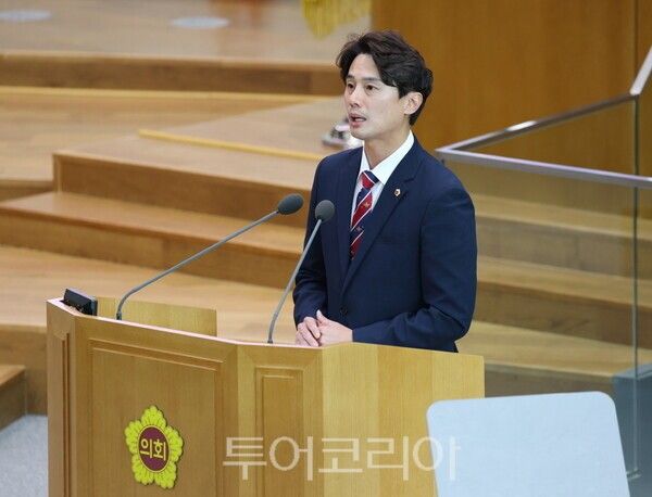 ‘경기도 전통융합콘텐츠산업 육성 및 지원에 관한 조례안’을 대표 발의한 경기도의회 문화체육관광위원회 황대호 위원장&nbsp;