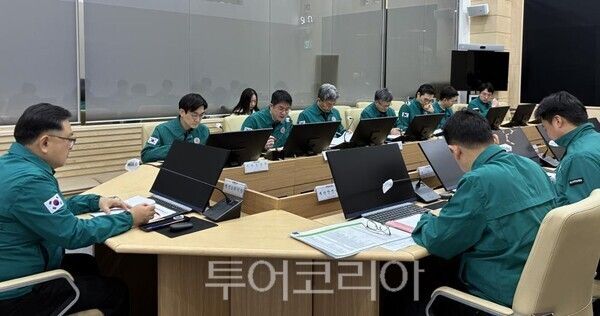 서울시는 25일 밤 9시 기준 서울 전역에 한파주의보가 예보됨에 오후 5시, 김성보 행정2부시장 주재로 한파 대응 상황 점검 회의를 열어 긴급 대응체계를 가동하고 취약계층 보호 총력에 나섰다 /사진=서울시