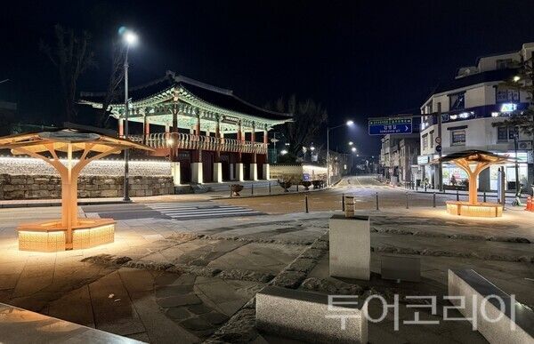 ▲충청감영 역사문화가로 야경 모습. /사진-공주시