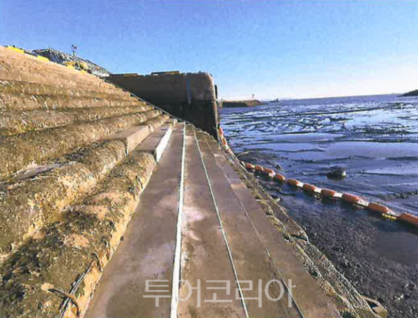 덕적도항 소형선 부두 유지보수공사 모습. /사진-한국어촌어항공단 서해지사