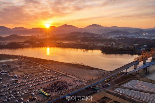 창녕 남지철교&nbsp; 일출 풍경/사진-청녕군