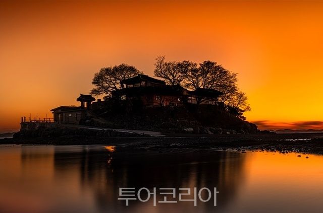 서산 간월암( 2019 서산관광사진 공모전 동상)/사진-서산시